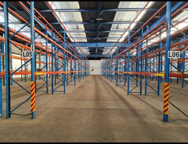 5,500M² WAREHOUSE TO LET IN WADEVILLE